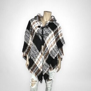 APT.9 London Plaid Toggle Ruana Poncho Cape Wrap Black Brown White Cozy OS